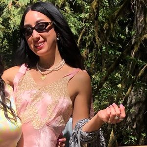 Meet your Posher, Elaine